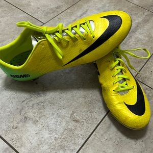 Nike Mercurial Vapor Cleats